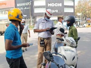 Maharashtra Government Traffic Challan Waiver Scheme 2025 महाराष्ट्र सरकार की ट्रैफिक चालान माफी योजना 2025: पुराने चालानों से राहत महाराष्ट्र सरकार की नई...